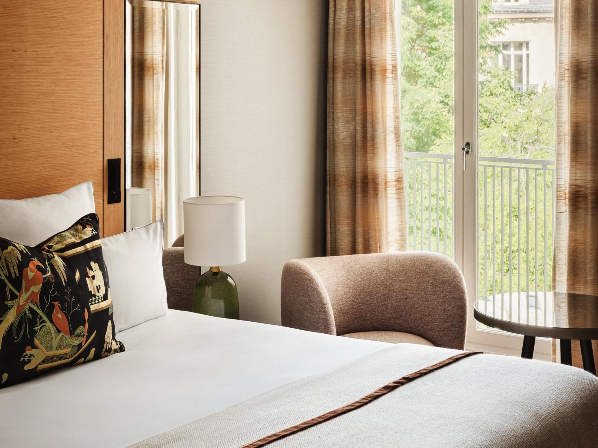De Sers Champs Elysees 5* Paris